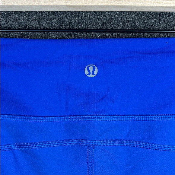 Lululemon Athletica Blue Athletic Capri Leggings, Size 4 - Picture 7 of 9